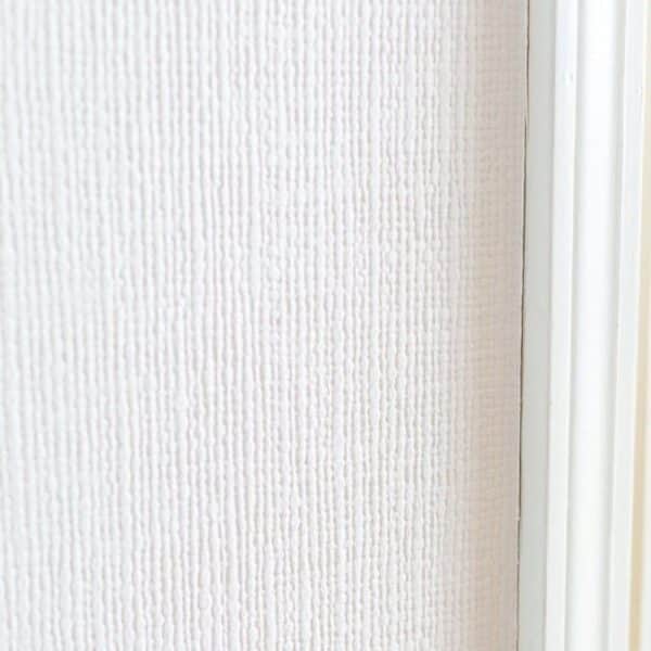 Giấy dán tường Lilycolor 17-305 - Màu trắng kem