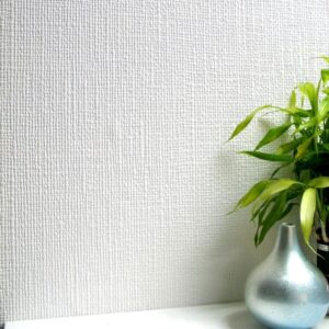 Giấy dán tường Lilycolor 17-305 - Màu trắng kem