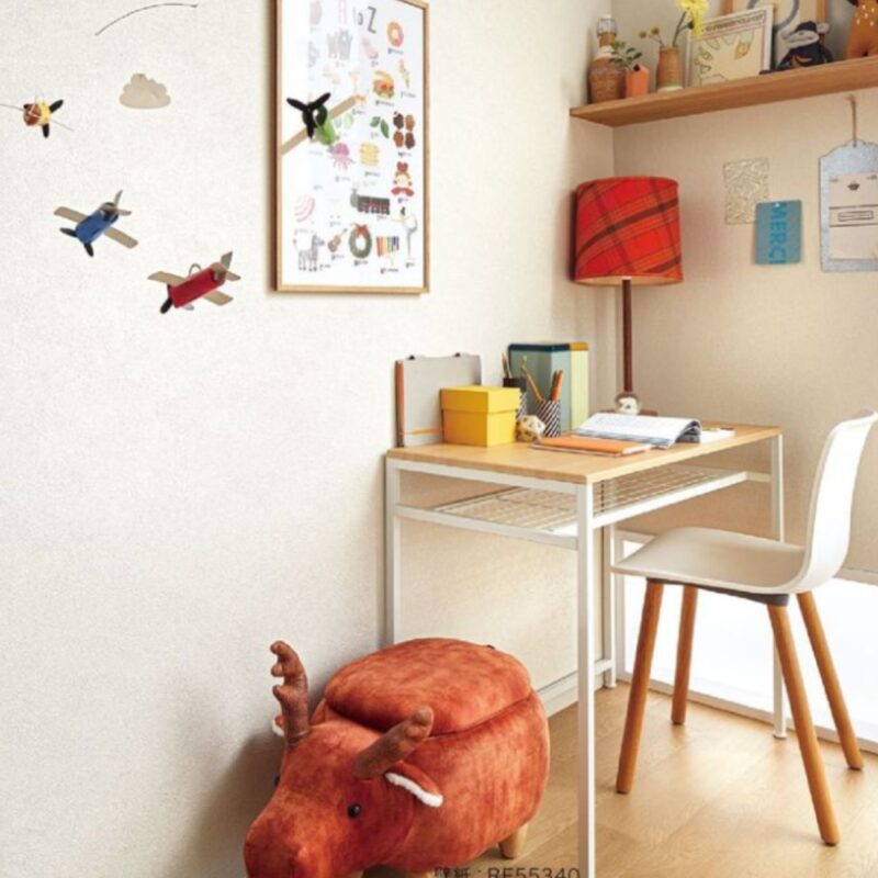 Giấy dán tường Lilycolor K6-350 - Màu trắng kem nhạt
