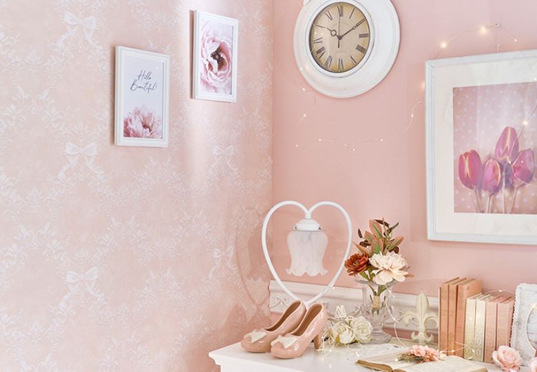Hoa văn đơn giản mang lại sự thanh lịch cho căn phòng