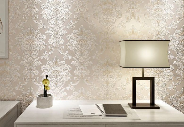 Trang trí phòng ngủ phong cách tân cổ điển với giấy dán tường hoa văn Baroque