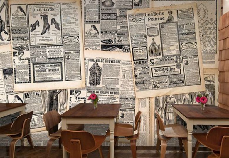 Giấy dán tường họa tiết báo cũ mang phong cách vintage độc đáo