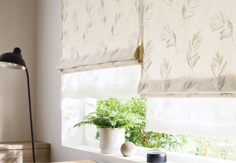Mẫu rèm cửa kéo lên xuống