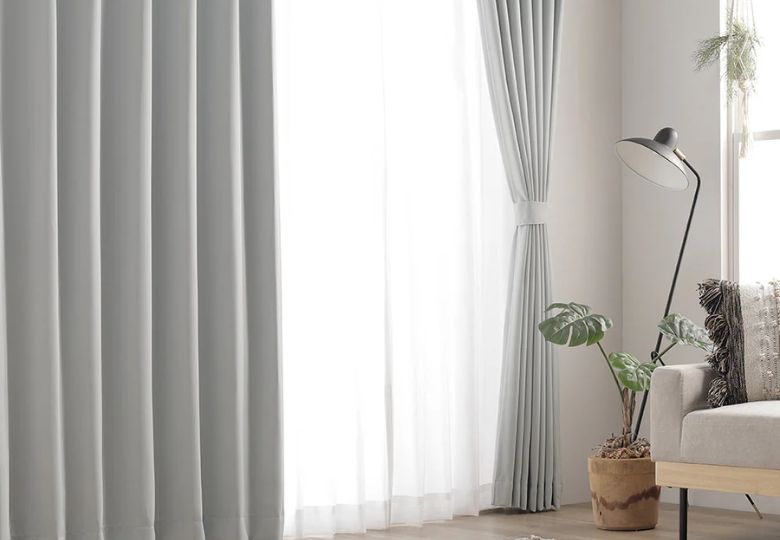 Rèm cửa màu xám bạc