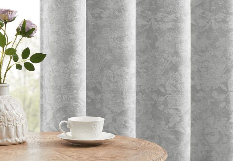 Rèm cửa màu xám khói