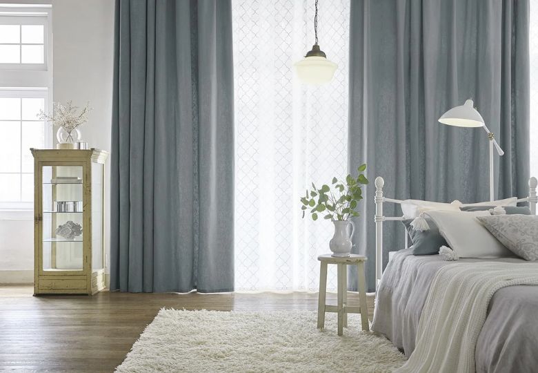 Rèm cửa màu xanh xám