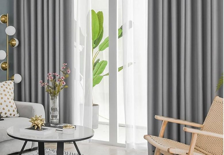 Lắp rèm vải ngăn lạnh điều hòa để tiết kiệm điện và tăng tính thẩm mỹ