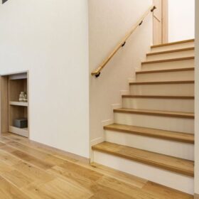 Sàn nhựa cầu thang - Giải pháp bền đẹp và an toàn