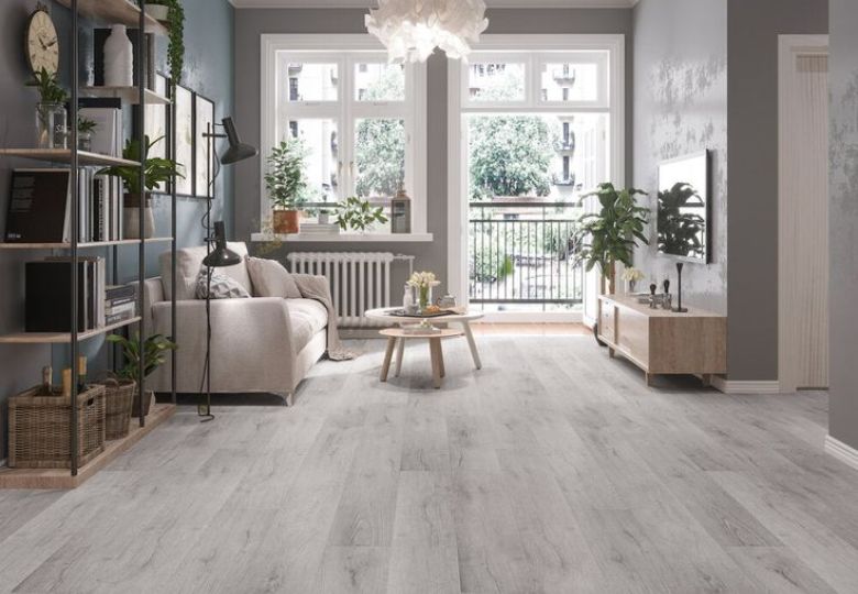 Xử lý sàn nhựa bị xước