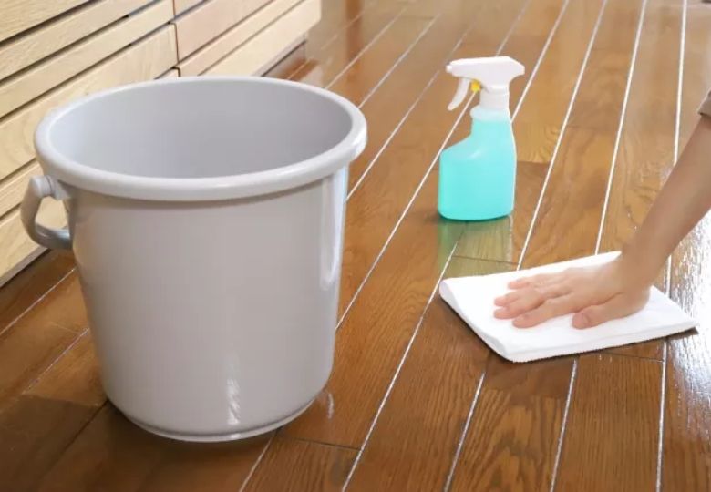 Xử lý sàn nhựa bị xước