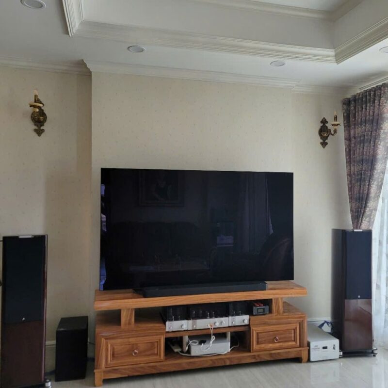 Giấy dán tường Lilycolor MWL1766 – Màu kem nhạt