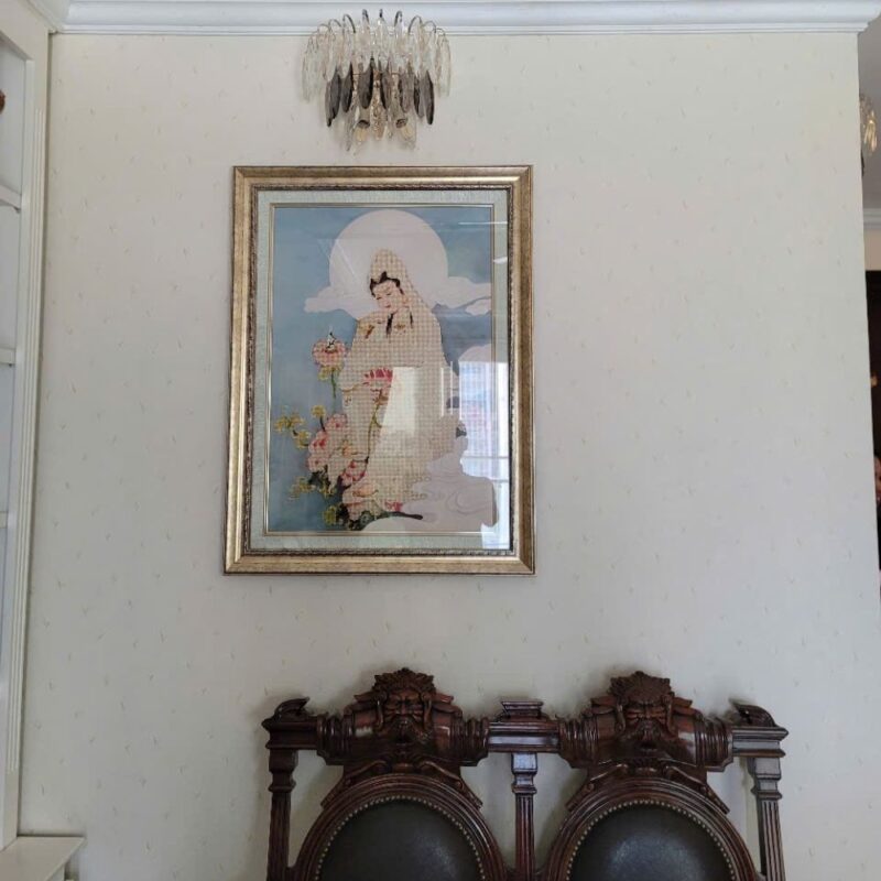 Giấy dán tường chống ẩm thực tế được thi công tại căn hộ chung cư