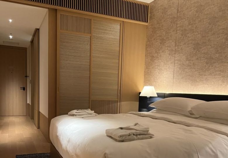 Giấy dán tường khách sạn