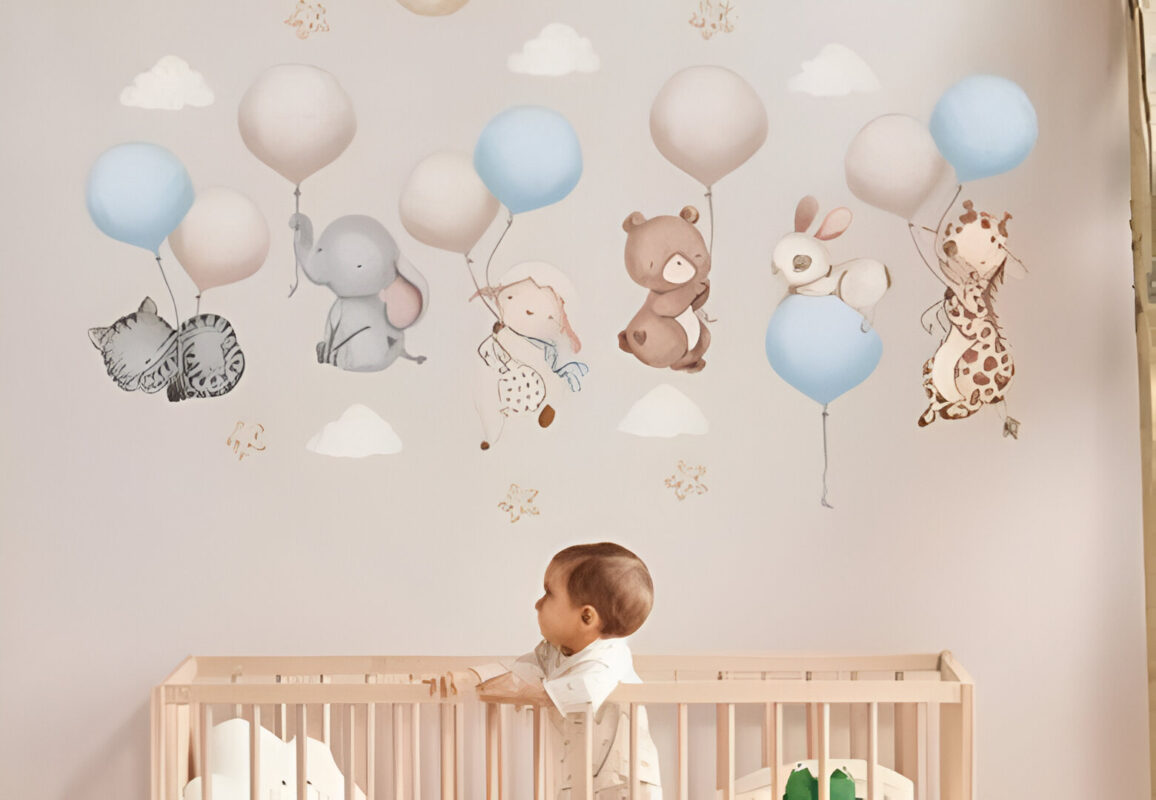 Giấy dán tường hình thú ngộ nghĩnh, màu sắc tươi sáng
