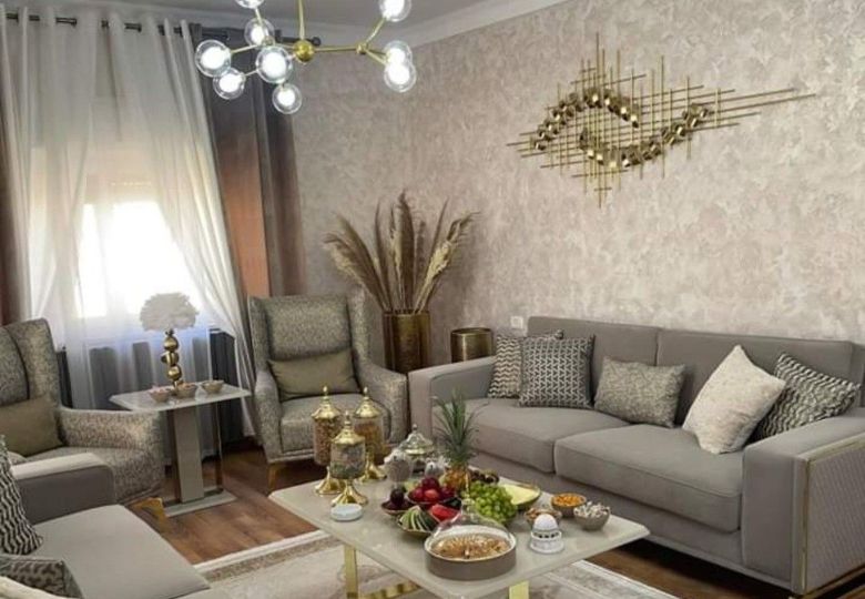 Top 50+ mẫu giấy dán tường cho phòng khách nhà ống đẹp 2025