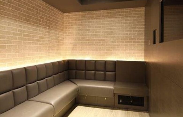 Giấy dán tường giả gạch cho quán karaoke