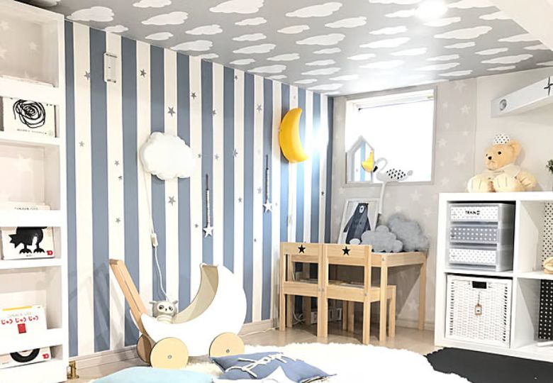 Giấy dán tường kẻ sọc phòng ngủ mang lại cảm giác thư giãn
