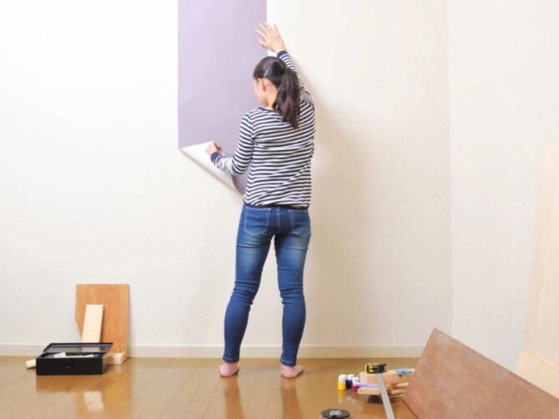 Giấy dán tường có dán chồng lên nhau không