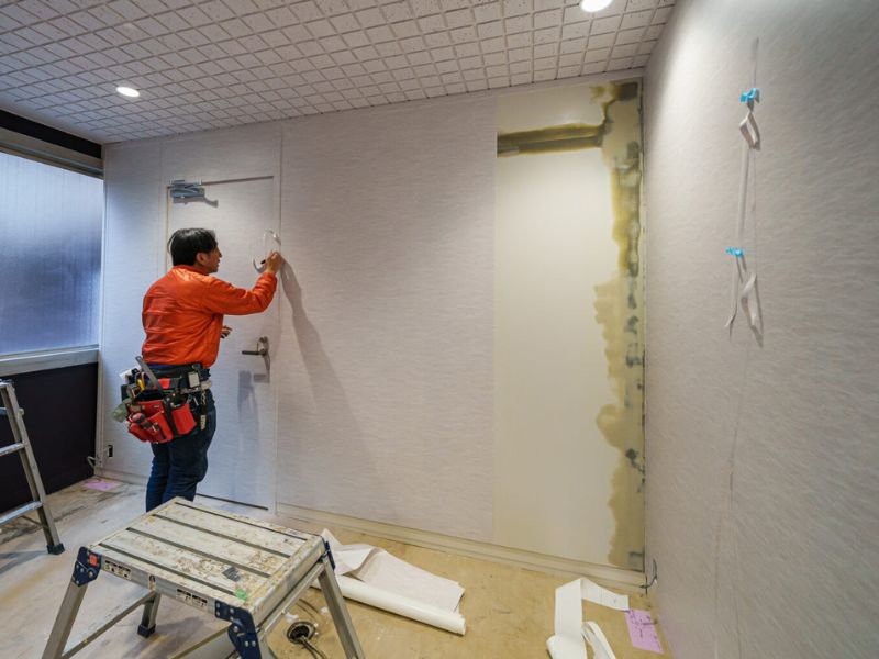 Chà nhám và làm sạch bề mặt