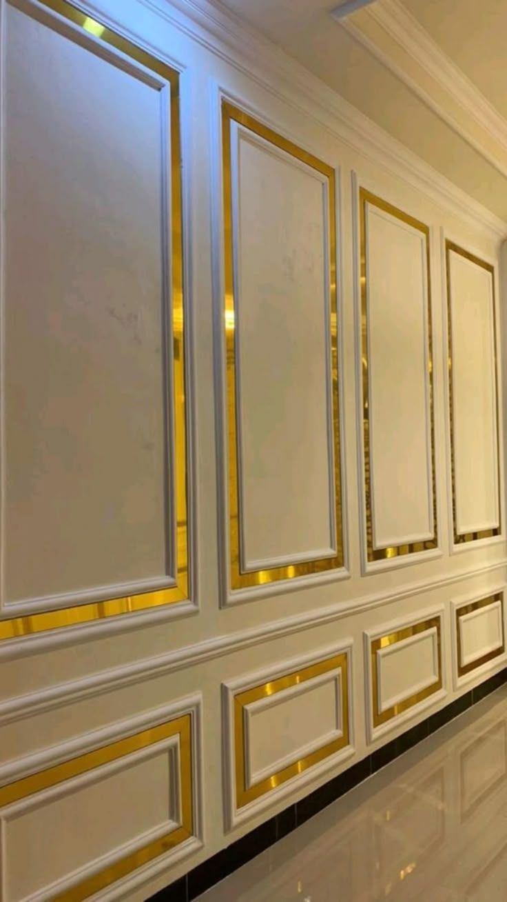 phào chỉ giấy dán tường